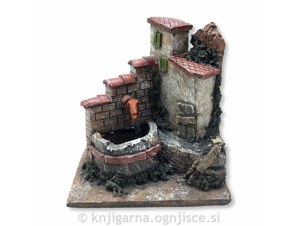 VODNJAK OB HIŠICI 13x12,5x13cm