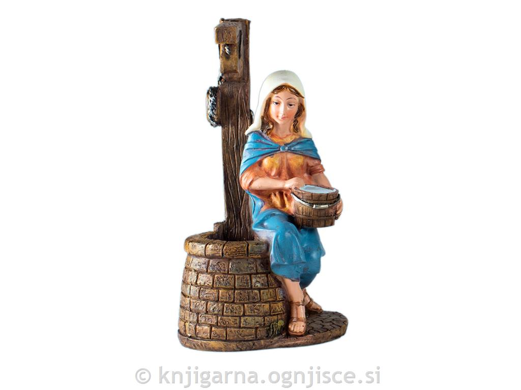 PASTIRICA OB VODNJAKU 20cm